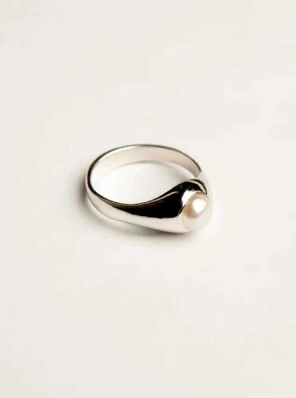 SARAH BIJOUX Pearl Signet Ring