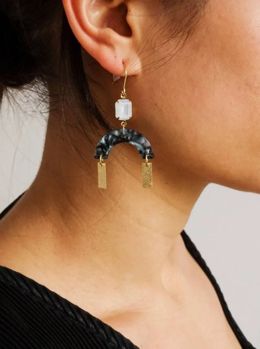 VINTAGE GLORY Clara Earrings