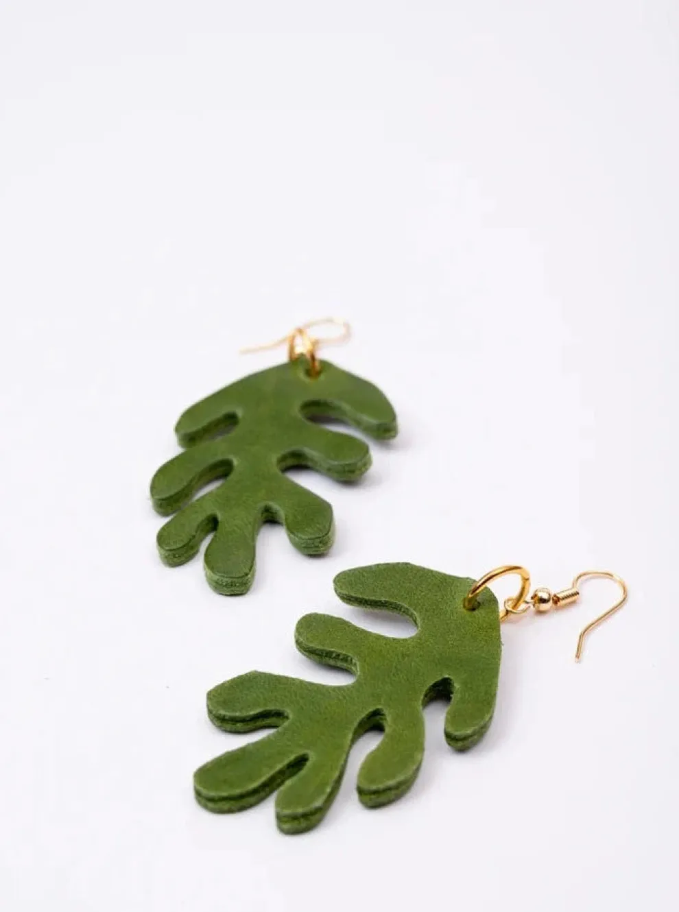 VEINAGE Coral Earrings