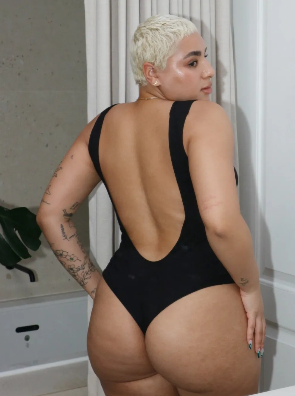 MARY YOUNG Backless Bodysuit - Black