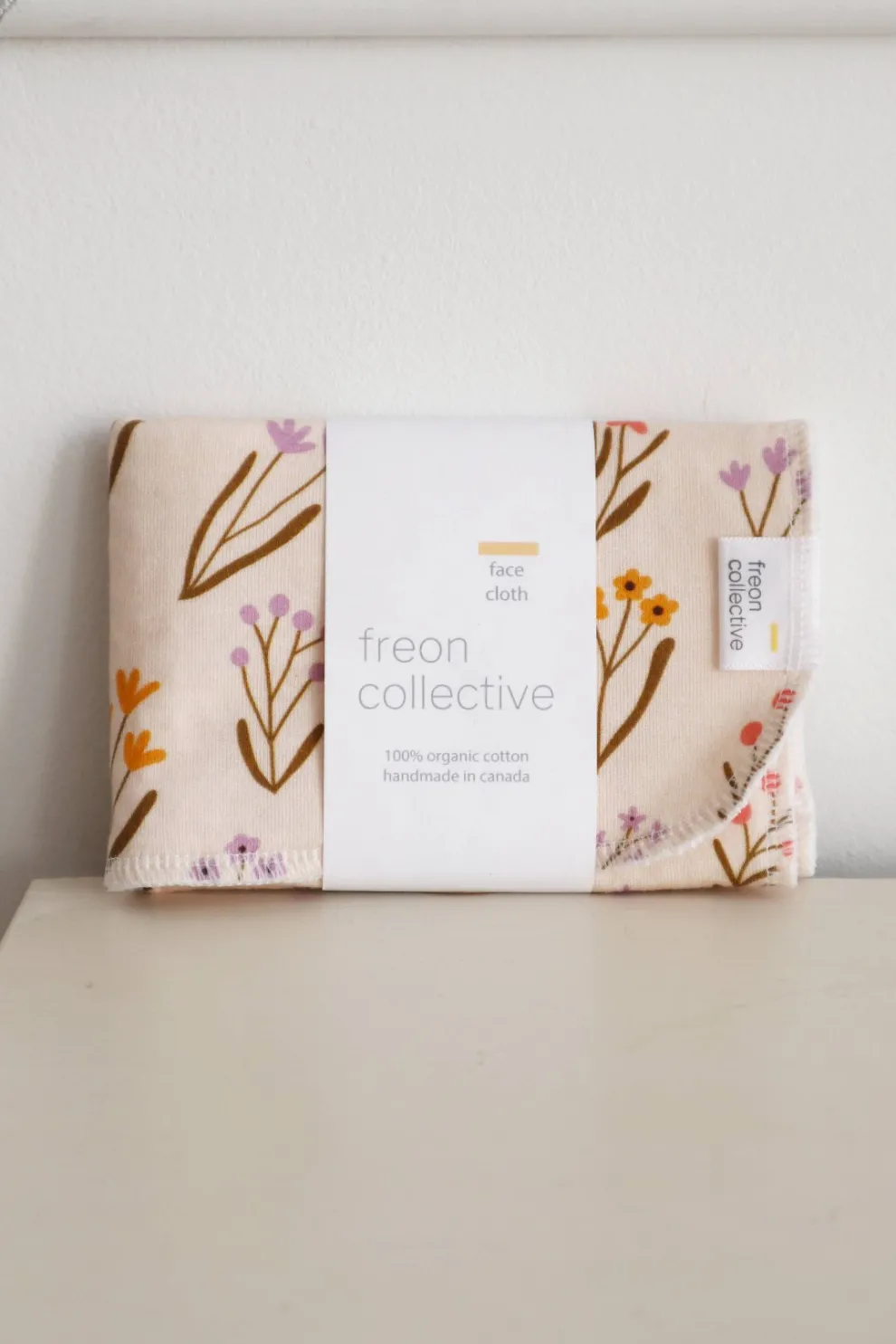 FREON COLLECTIVE Organic Cotton Facial Glove - Cream Bouquets