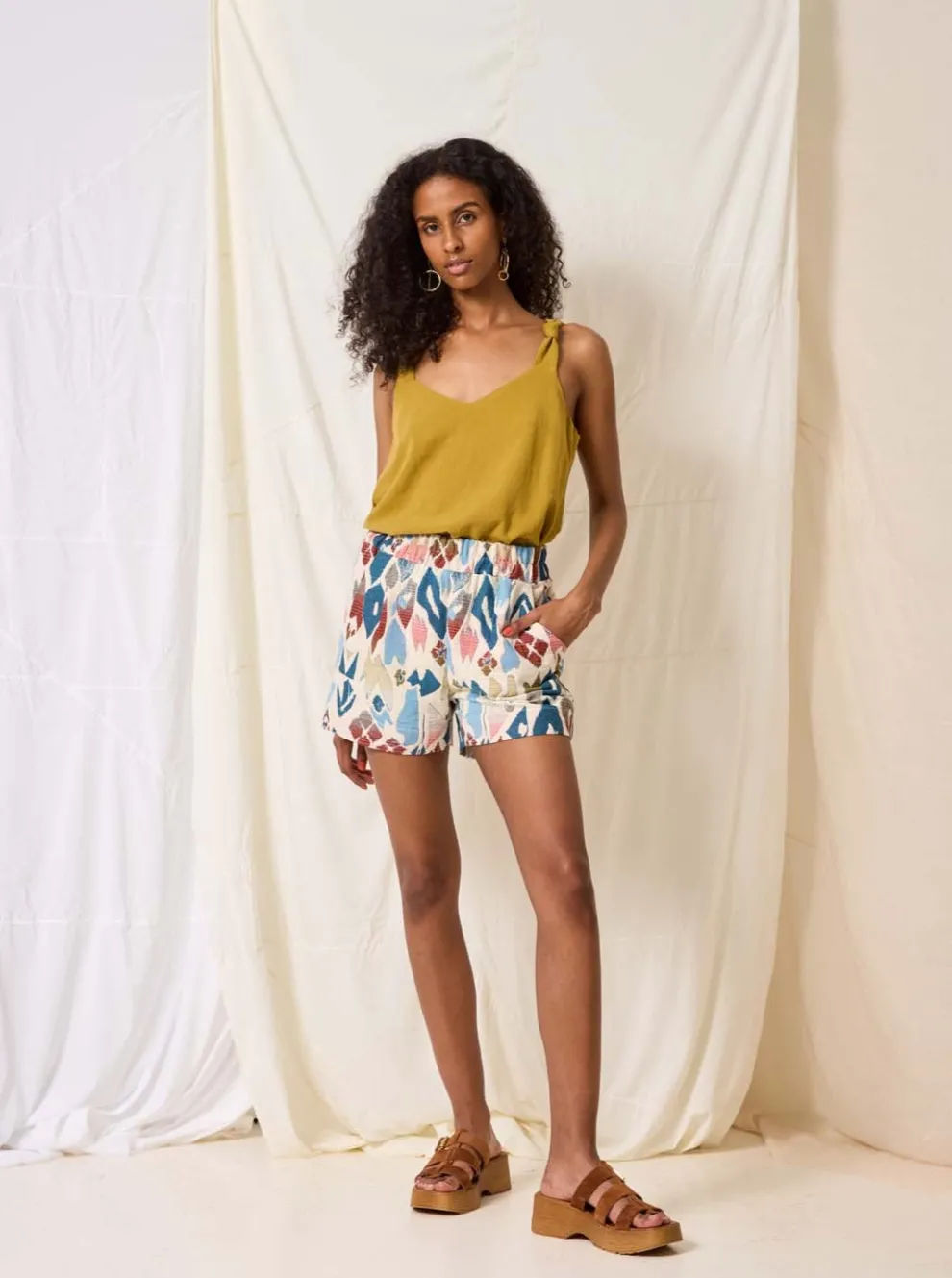 COKLUCH Berry Camisole - Pistachio