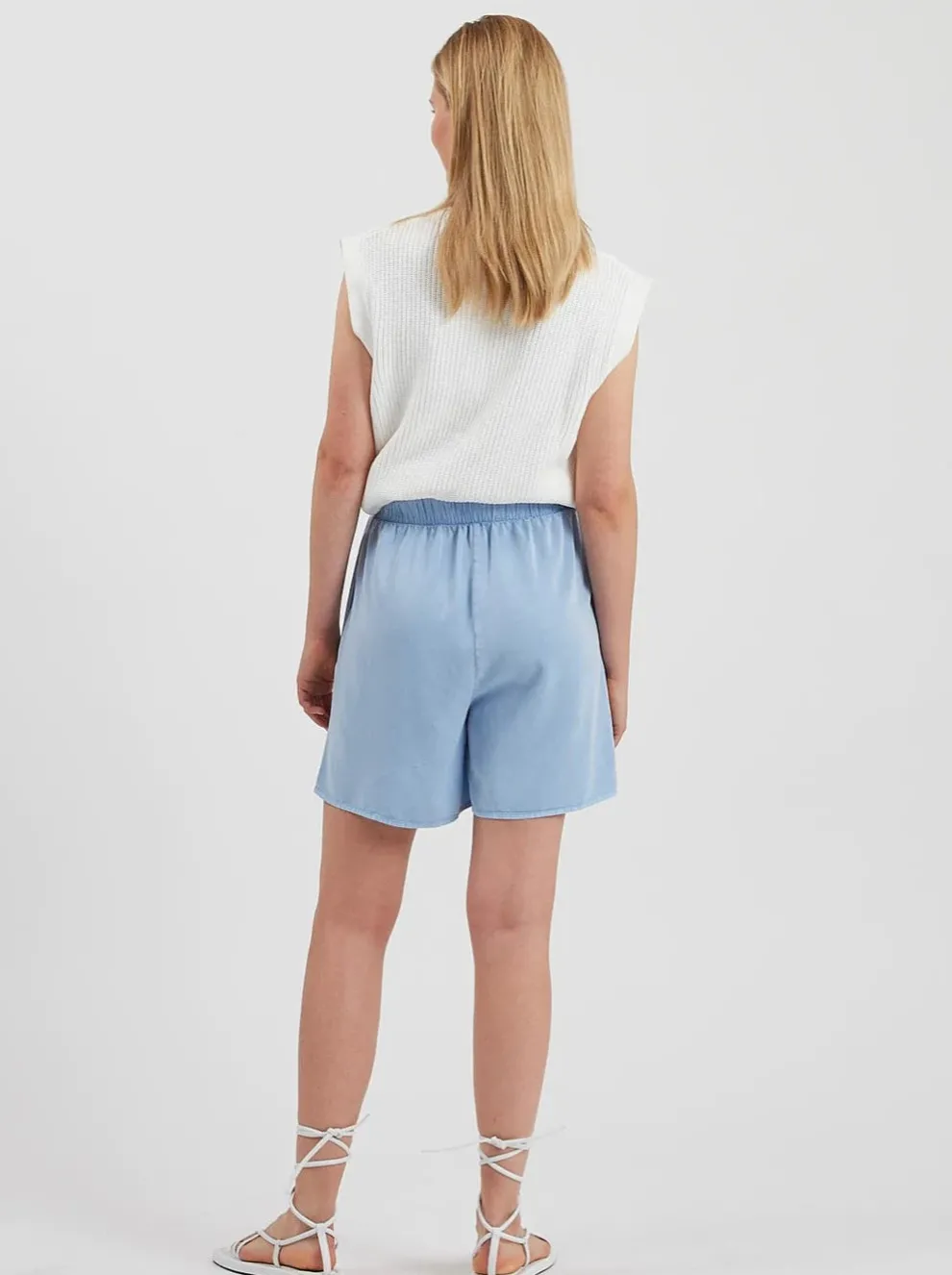 MINIMUM Short Acazio